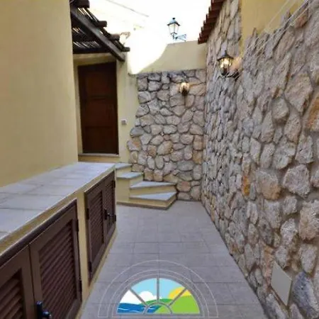 Casa Simona - In Centro - Intero 2 4 Posti Letto 100mq * La Maddalena (Sassari)