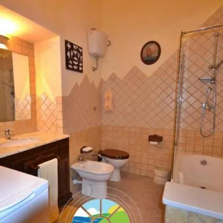 Casa Simona - In Centro - Intero 2 4 Posti Letto 100mq La Maddalena (Sassari)